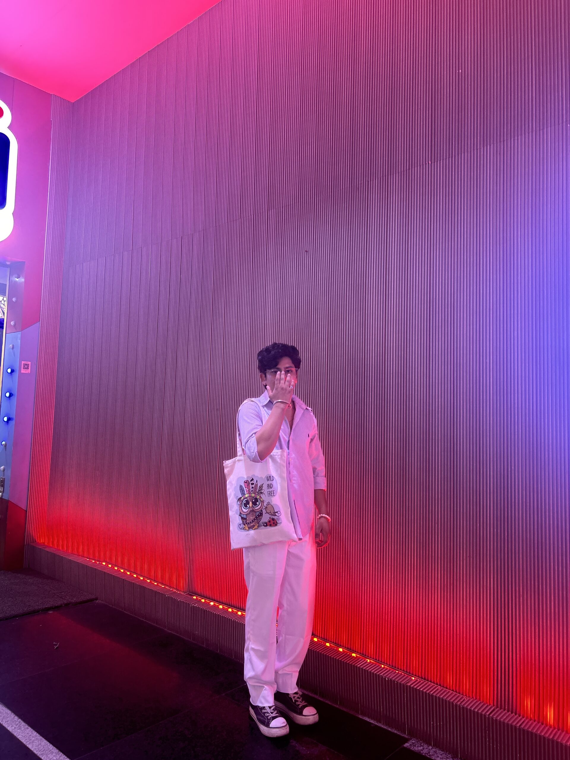 You are currently viewing Neon Nights & Street Style β Aesthetic Fashion in 2025